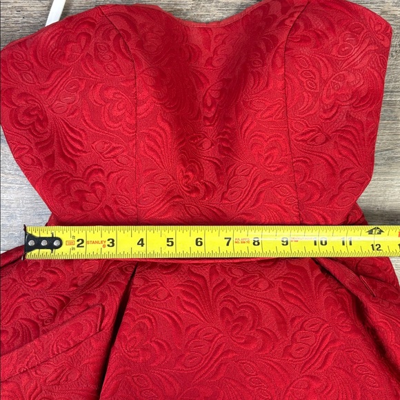 SOLD IN STORE ✨ Renaissance Collection Strapless Red Jacquard - Picture 12 of 14